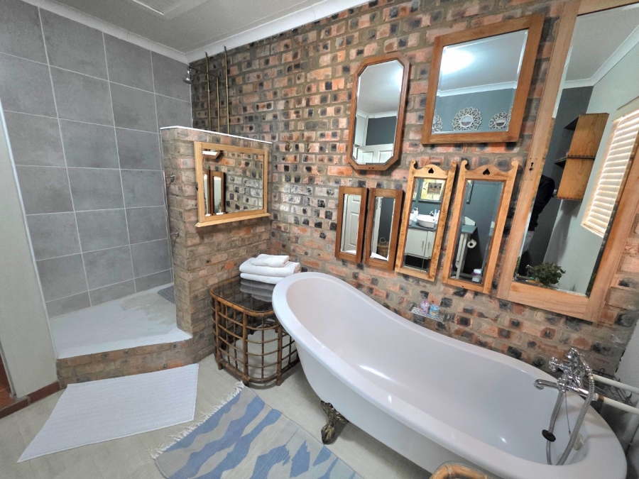 5 Bedroom Property for Sale in Clarens Free State